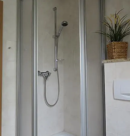 Stollenklause 公寓 *